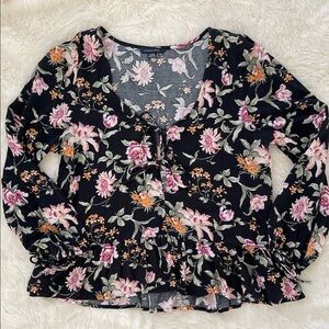 American Eagle Floral tie front plum size small